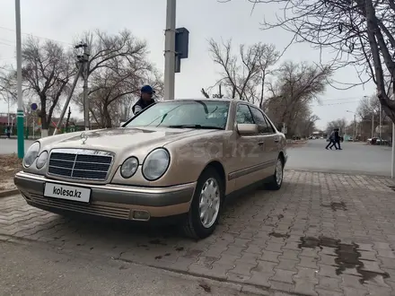 Mercedes-Benz E 280 1997 годаүшін3 550 000 тг. в Кызылорда – фото 13