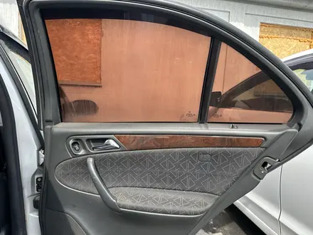 Mercedes-Benz C 200 2002 года за 2 600 000 тг. в Алматы – фото 10