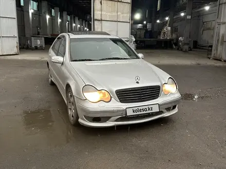 Mercedes-Benz C 200 2002 года за 2 600 000 тг. в Алматы – фото 5