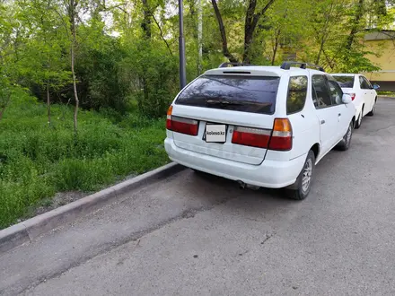 Nissan R'nessa 1998 года за 1 600 000 тг. в Алматы – фото 2