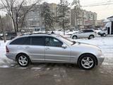 Mercedes-Benz C 320 2001 годаүшін3 900 000 тг. в Алматы – фото 3
