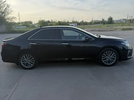 Toyota Camry 2017 года за 12 700 000 тг. в Костанай – фото 2