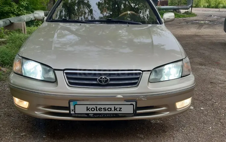 Toyota Camry 2001 годаүшін3 500 000 тг. в Караганда