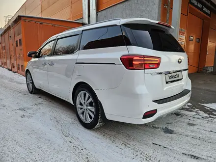 Kia Carnival 2019 года за 12 500 000 тг. в Алматы – фото 6