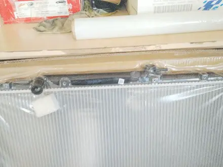 Радиатор охлаждения Хонда Одиссей за 1 000 тг. в Атырау – фото 2