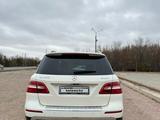 Mercedes-Benz ML 400 2014 годаfor22 000 000 тг. в Уральск – фото 2