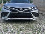 Toyota Camry 2018 года за 11 700 000 тг. в Шымкент