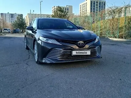 Toyota Camry 2018 года за 14 500 000 тг. в Шымкент – фото 3