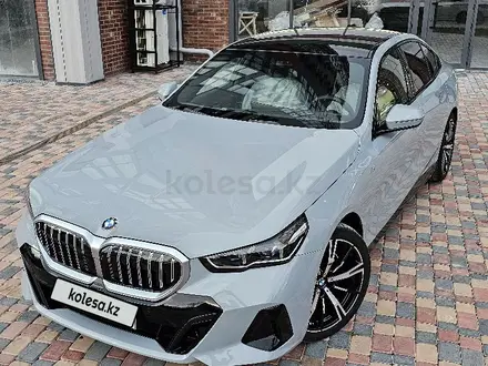 BMW 530 2024 года за 42 500 000 тг. в Алматы – фото 13