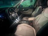 Hyundai Santa Fe 2020 годаfor11 499 000 тг. в Актау – фото 4