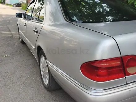 Mercedes-Benz E 280 1998 года за 1 850 000 тг. в Алматы – фото 7