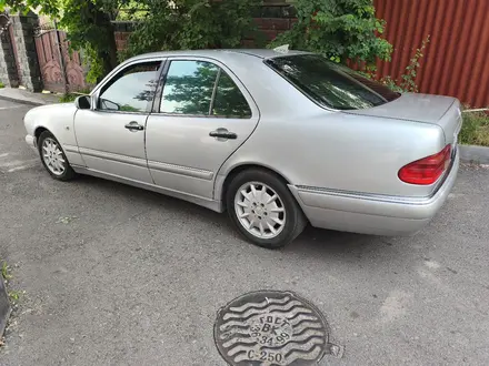 Mercedes-Benz E 280 1998 года за 1 850 000 тг. в Алматы – фото 8