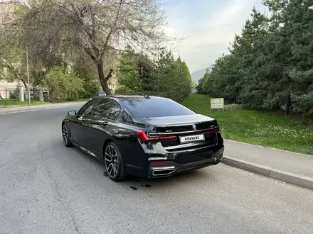 BMW 750 2020 года за 42 600 000 тг. в Алматы – фото 32