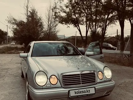 Mercedes-Benz E 240 1998 года за 5 000 000 тг. в Шымкент – фото 17