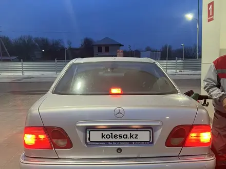Mercedes-Benz E 240 1998 года за 5 000 000 тг. в Шымкент – фото 5
