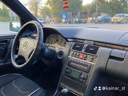 Mercedes-Benz E 240 1998 года за 5 000 000 тг. в Шымкент – фото 6