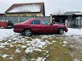 Mercedes-Benz E 220 1994 года за 1 650 000 тг. в Алматы