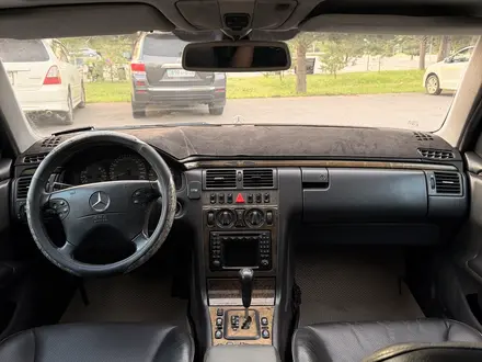 Mercedes-Benz E 320 1999 года за 5 900 000 тг. в Алматы – фото 6