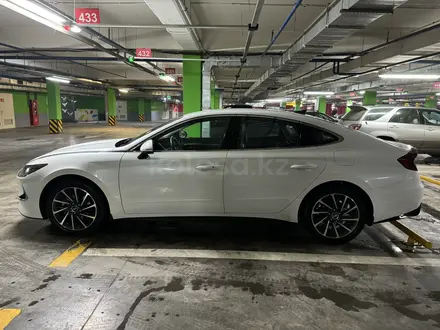 Hyundai Sonata 2020 года за 14 000 000 тг. в Алматы – фото 7