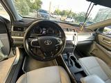 Toyota Camry 2017 года за 10 000 000 тг. в Актау – фото 2