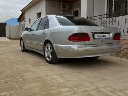 Mercedes-Benz E 320 2000 года за 6 500 000 тг. в Актау – фото 5