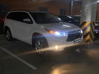 Toyota Highlander 2015 годаүшін12 000 000 тг. в Астана