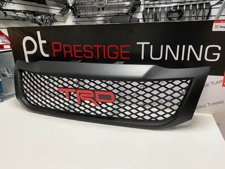 Решетка TRD на Toyota Hilux/Vigo 2012-15 (Черный цвет) за 40 000 тг. в Астана – фото 2