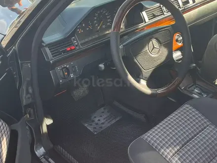 Mercedes-Benz E 220 1990 года за 3 000 000 тг. в Астана – фото 13