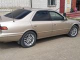 Toyota Camry 1998 годаүшін3 950 000 тг. в Аягоз – фото 2