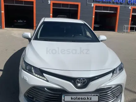 Toyota Camry 2019 года за 13 000 000 тг. в Семей – фото 3
