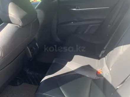 Toyota Camry 2019 года за 13 000 000 тг. в Семей – фото 5
