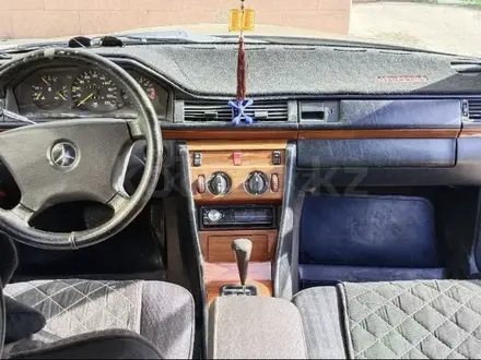 Mercedes-Benz E 200 1990 года за 1 400 000 тг. в Шымкент – фото 5