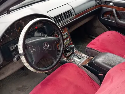 Mercedes-Benz S 320 1996 года за 2 100 000 тг. в Мерке – фото 4