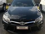 Toyota Camry 2015 года за 6 500 000 тг. в Атырау
