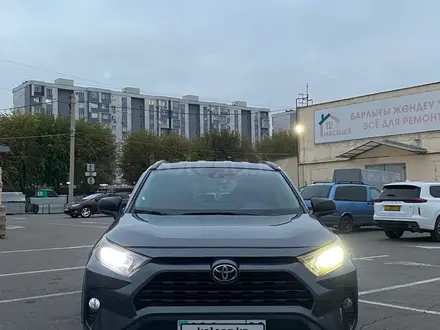 Toyota RAV4 2020 года за 15 500 000 тг. в Алматы – фото 31