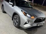 Toyota Highlander 2024 года за 22 000 000 тг. в Атырау – фото 4
