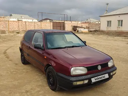 Volkswagen Golf 1994 года за 990 000 тг. в Актау