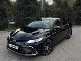 Toyota Camry 2021 года за 12 900 000 тг. в Алматы