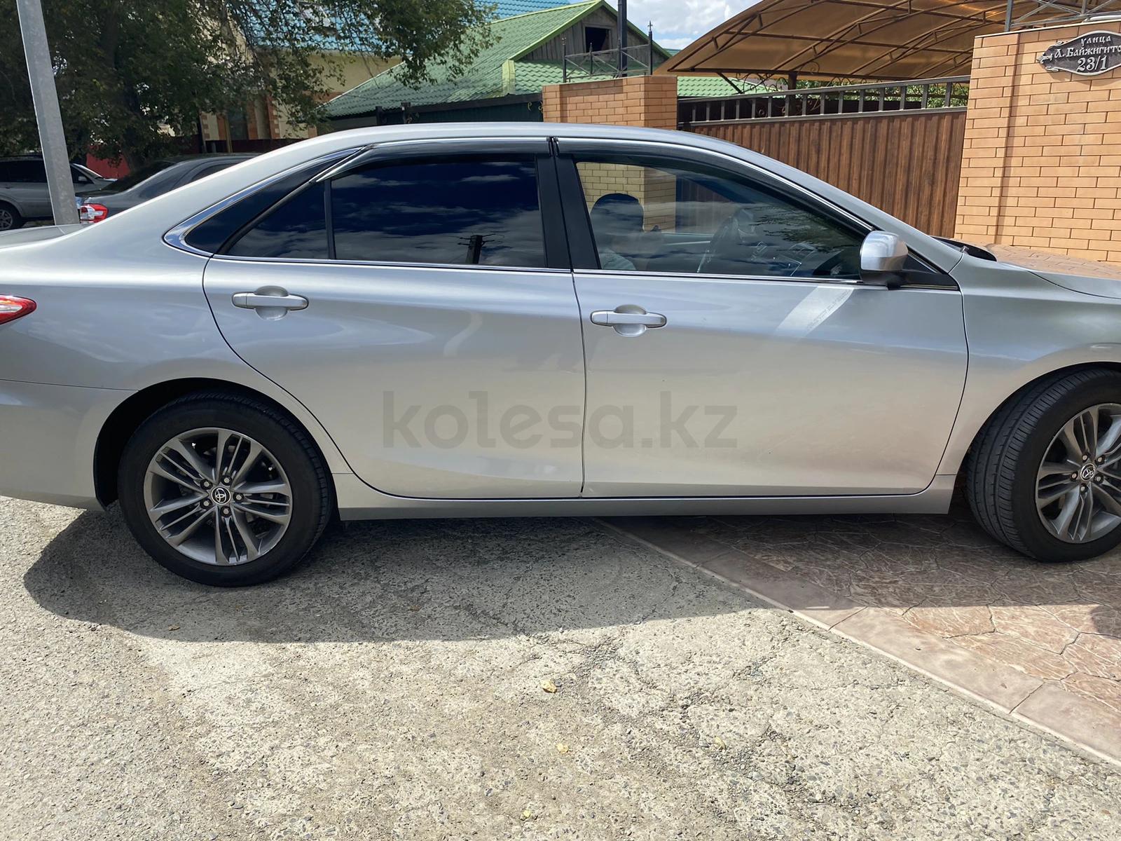 Toyota Camry 2015 г.