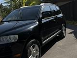 Volkswagen Touareg 2006 годаfor6 000 000 тг. в Алматы – фото 3