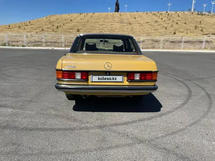 Mercedes-Benz E 230 1977 года за 12 000 000 тг. в Шымкент – фото 14