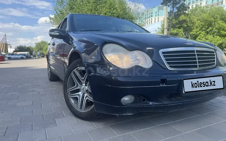 Mercedes-Benz C 180 2002 года за 1 870 000 тг. в Астана