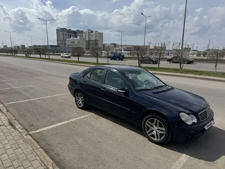 Mercedes-Benz C 180 2002 года за 1 870 000 тг. в Астана – фото 3