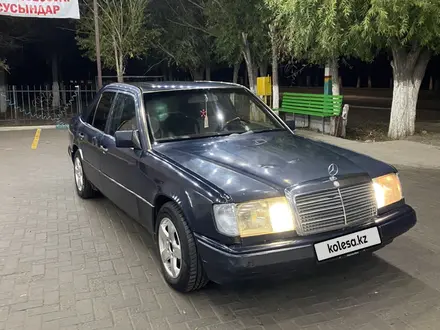 Mercedes-Benz E 220 1993 года за 1 400 000 тг. в Жалагаш – фото 2