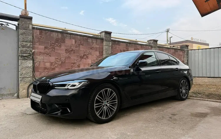 BMW 520 2018 года за 15 000 000 тг. в Алматы