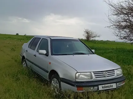 Volkswagen Vento 1993 года за 1 200 000 тг. в Шымкент