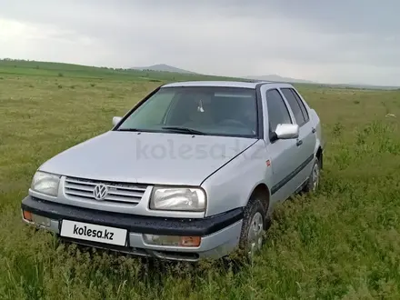Volkswagen Vento 1993 года за 1 200 000 тг. в Шымкент – фото 2