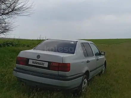 Volkswagen Vento 1993 года за 1 200 000 тг. в Шымкент – фото 3