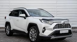 Toyota RAV4 2021 годаfor16 500 000 тг. в Астана – фото 3