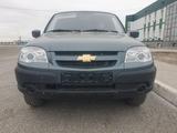Chevrolet Niva 2015 годаfor4 700 000 тг. в Атырау – фото 2